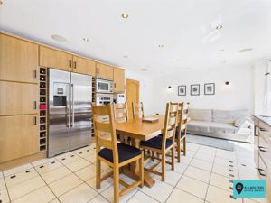 Kitchen/Diner- click for photo gallery